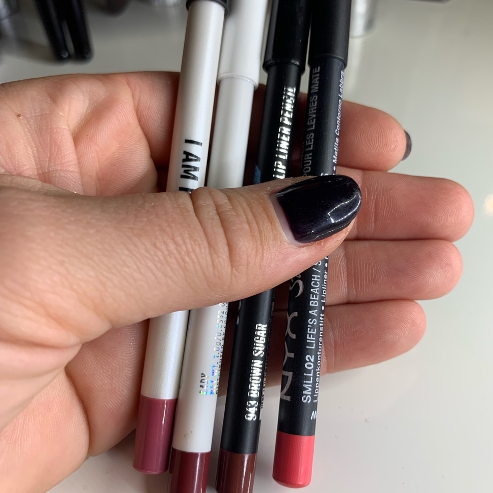 Lip Liners - Picture 5 of 5